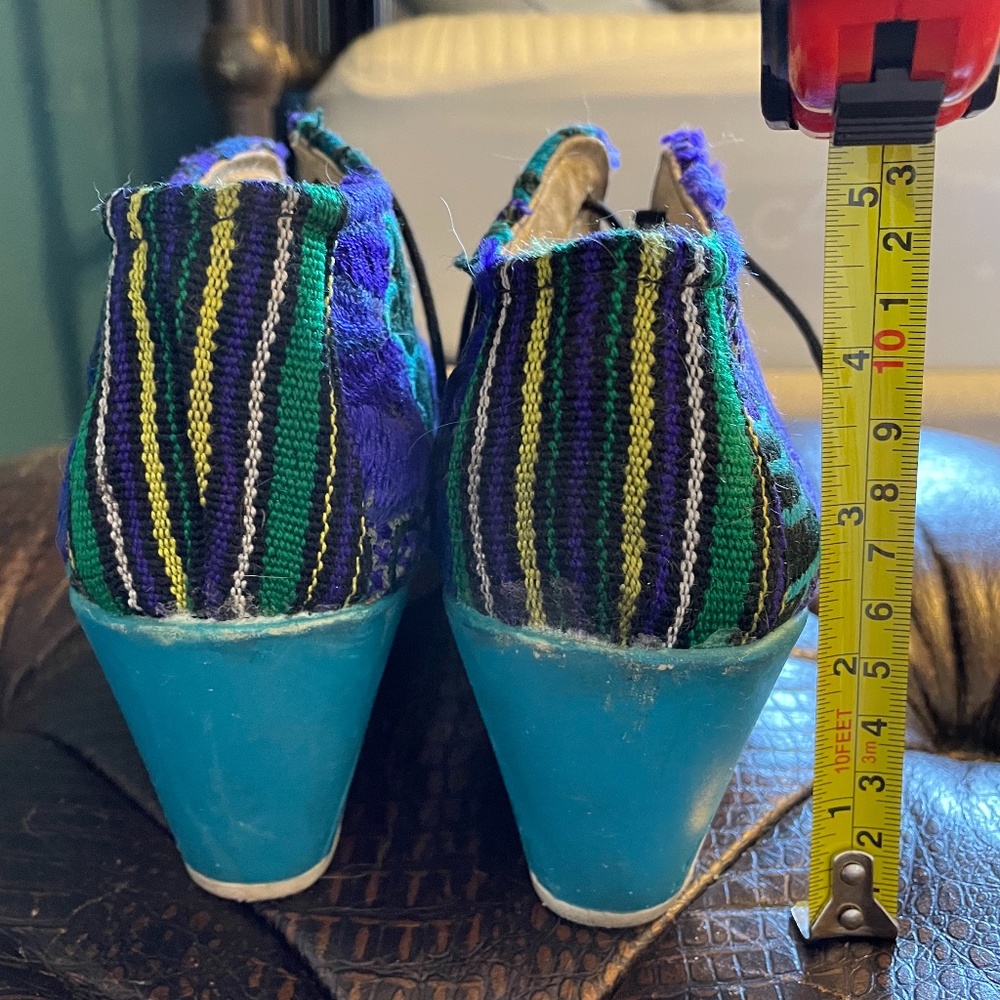 Handmade Embroidered Pumps - Picture 10 of 10